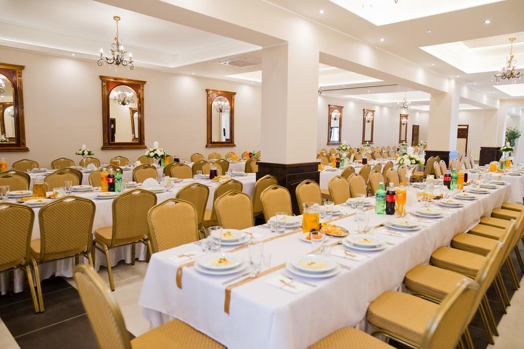 Hotel Victoria Любово Экстерьер фото